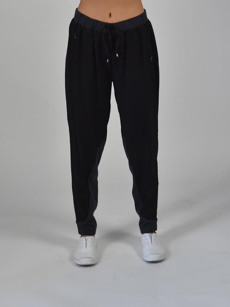 Carousel Essentials Travel pant