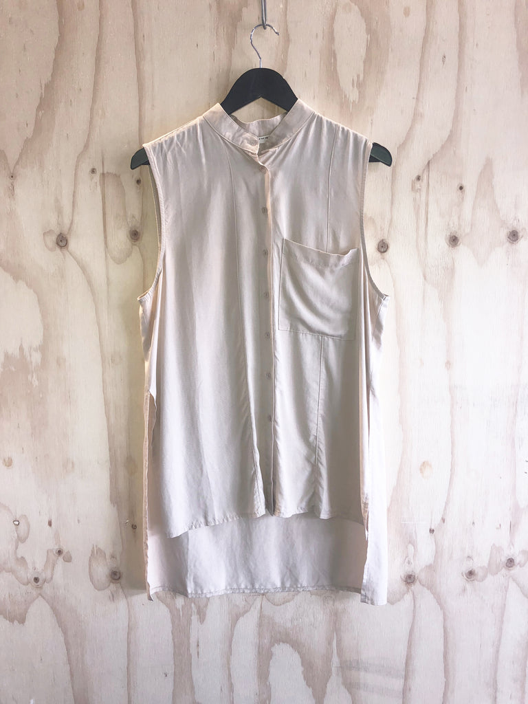 Carousel Essentials Capri Shirt In Sand