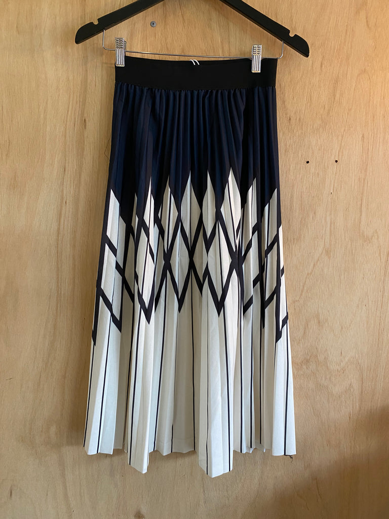 Navy & White Geometric Pleated Skirt