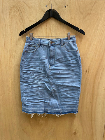 Carousel Essentials Crew denim skirt